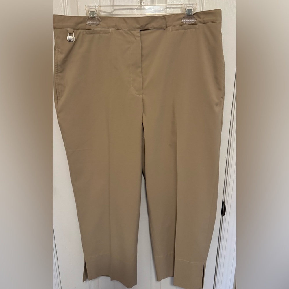 Liz Golf Kylie Cropped Tan Athletic Pants
